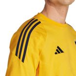 JP1922_6_APPAREL_On-Model_Detail-View-2_white