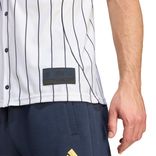 JM2163_7_APPAREL_On-Model_Detail-View-2_white