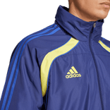 IN6046_5_APPAREL_On-Model_Detail-View-2_transparent